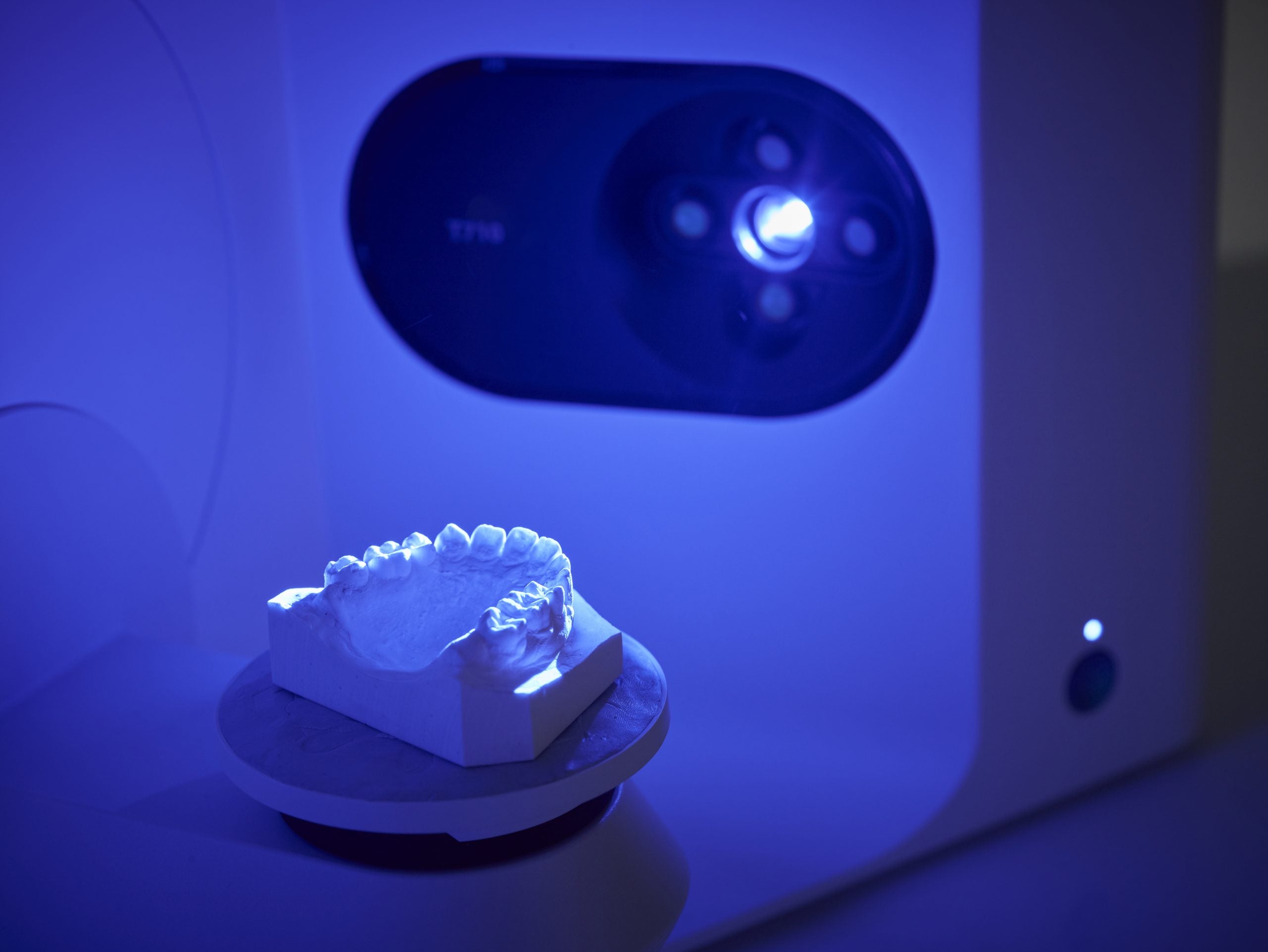 Medit T-710 Desktop Scanner for Labs and Dentists